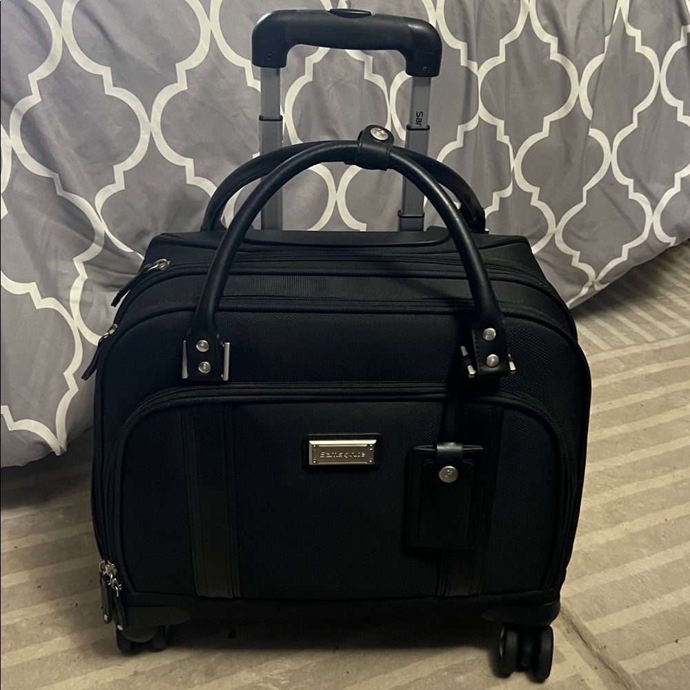 Samsonite Spinner Mobile Office like new condition .